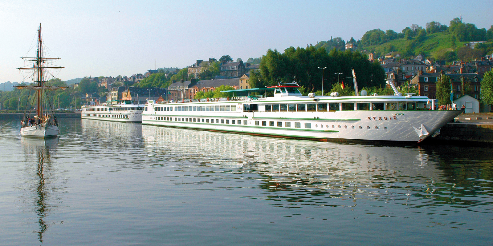 MS Renoir